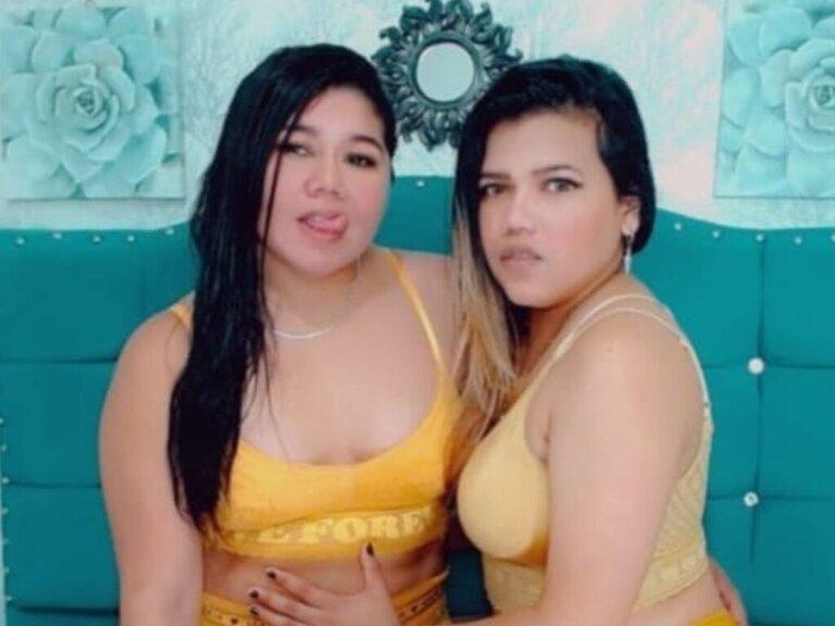 Webcam Nude with AmyandTammy