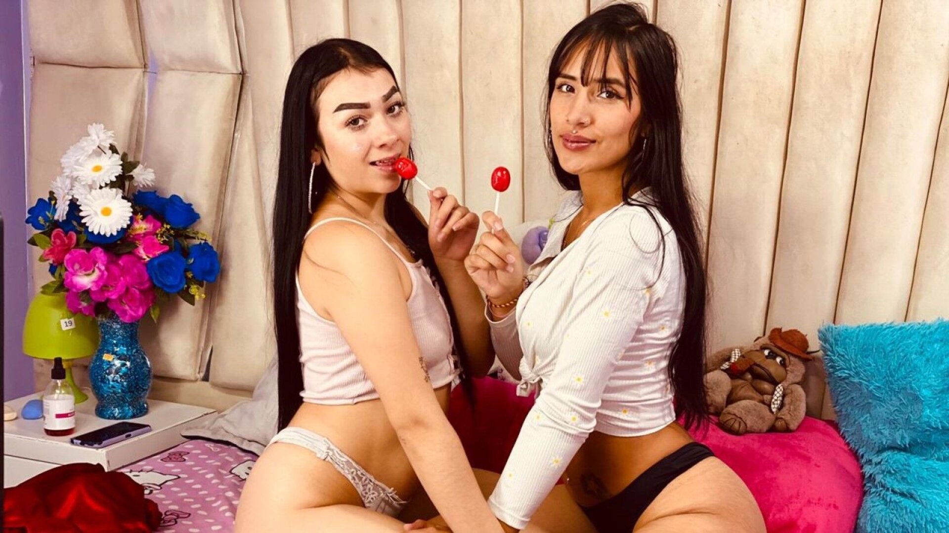 Webcam Nude with GabyAndAvy