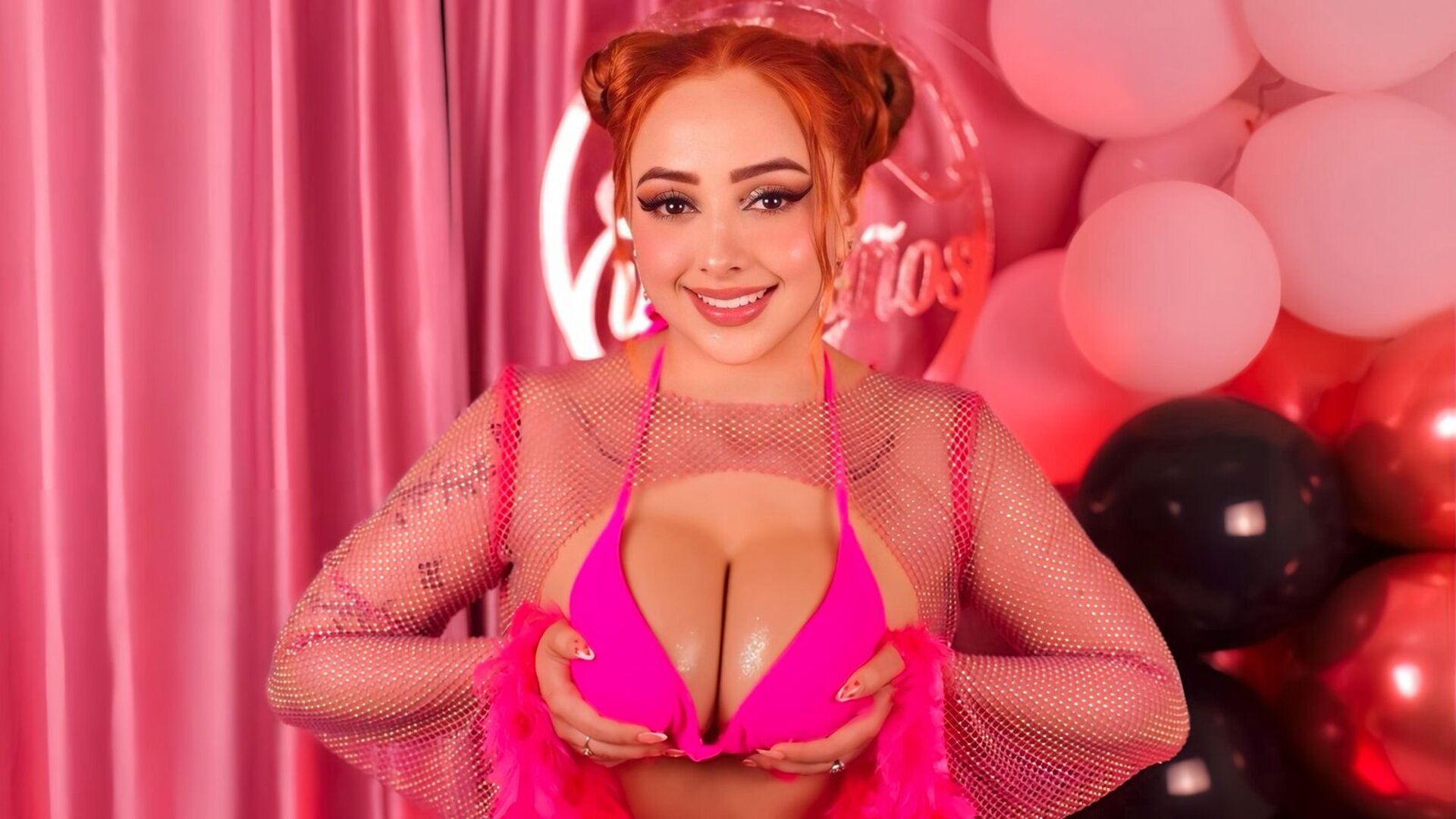 Webcam Nude with KylieStoney