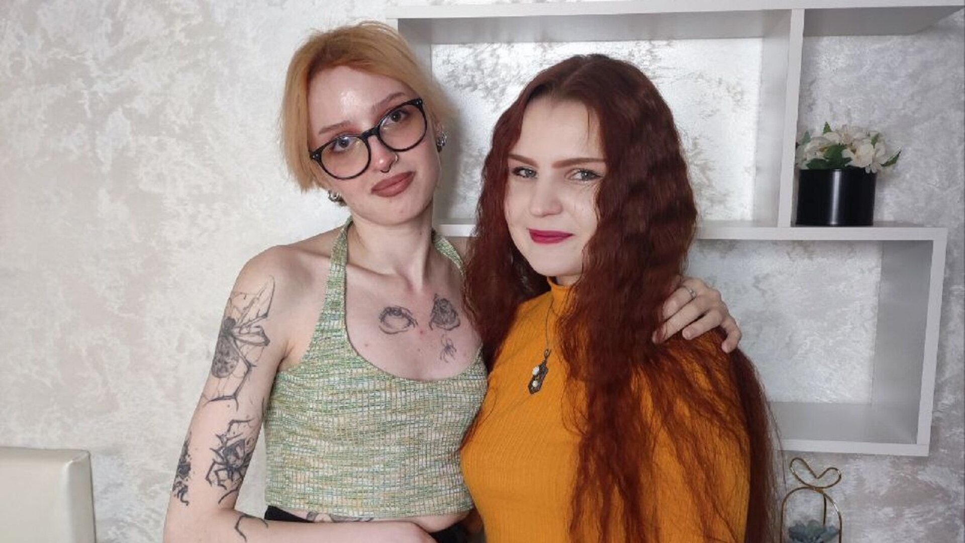 Webcam Nude with OdellaAndHarriet