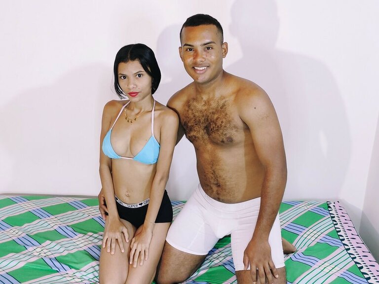 Webcam Nude with ShantalAndJamby